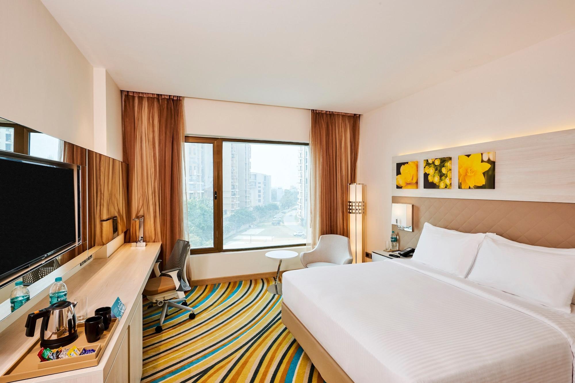 Hilton Garden Inn Lucknow Bagian luar foto