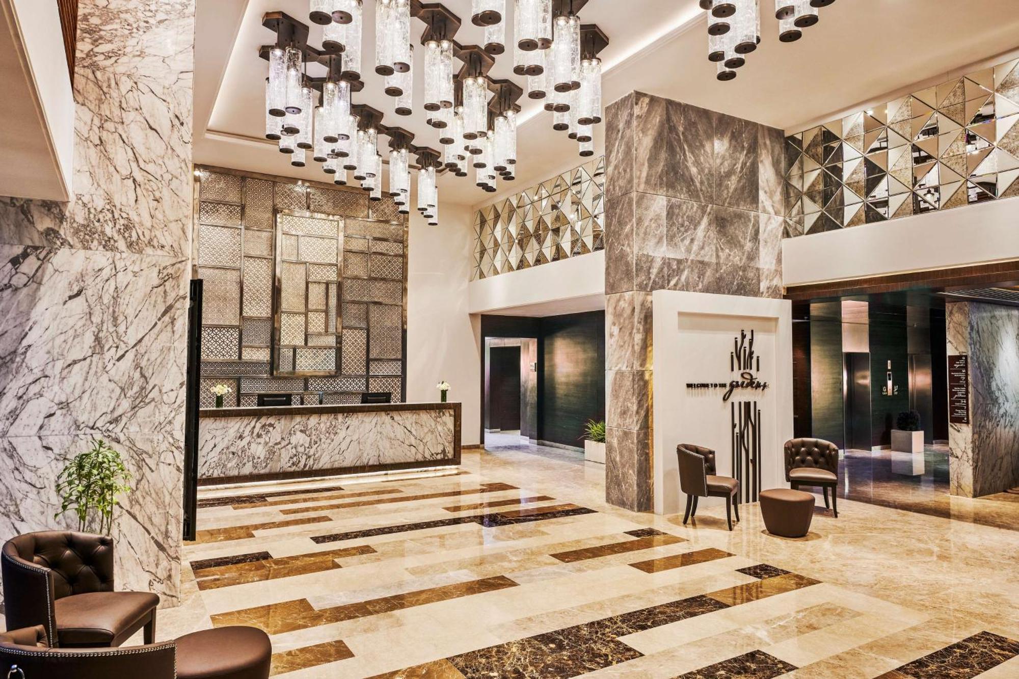 Hilton Garden Inn Lucknow Bagian luar foto